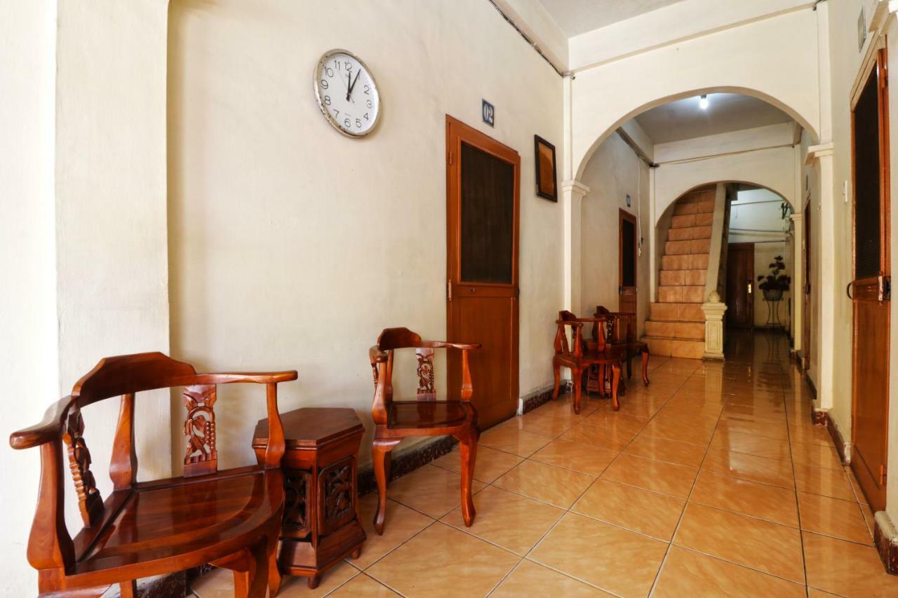 Hotel Wisma Yuli Syariah Medan Exterior foto