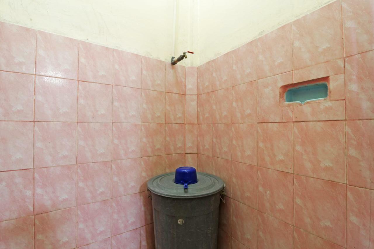 Hotel Wisma Yuli Syariah Medan Exterior foto