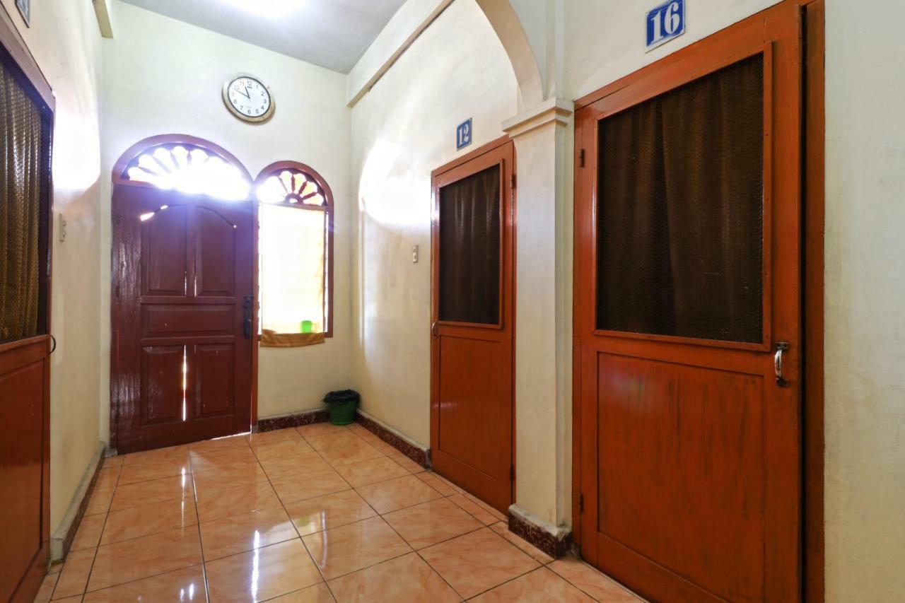Hotel Wisma Yuli Syariah Medan Exterior foto
