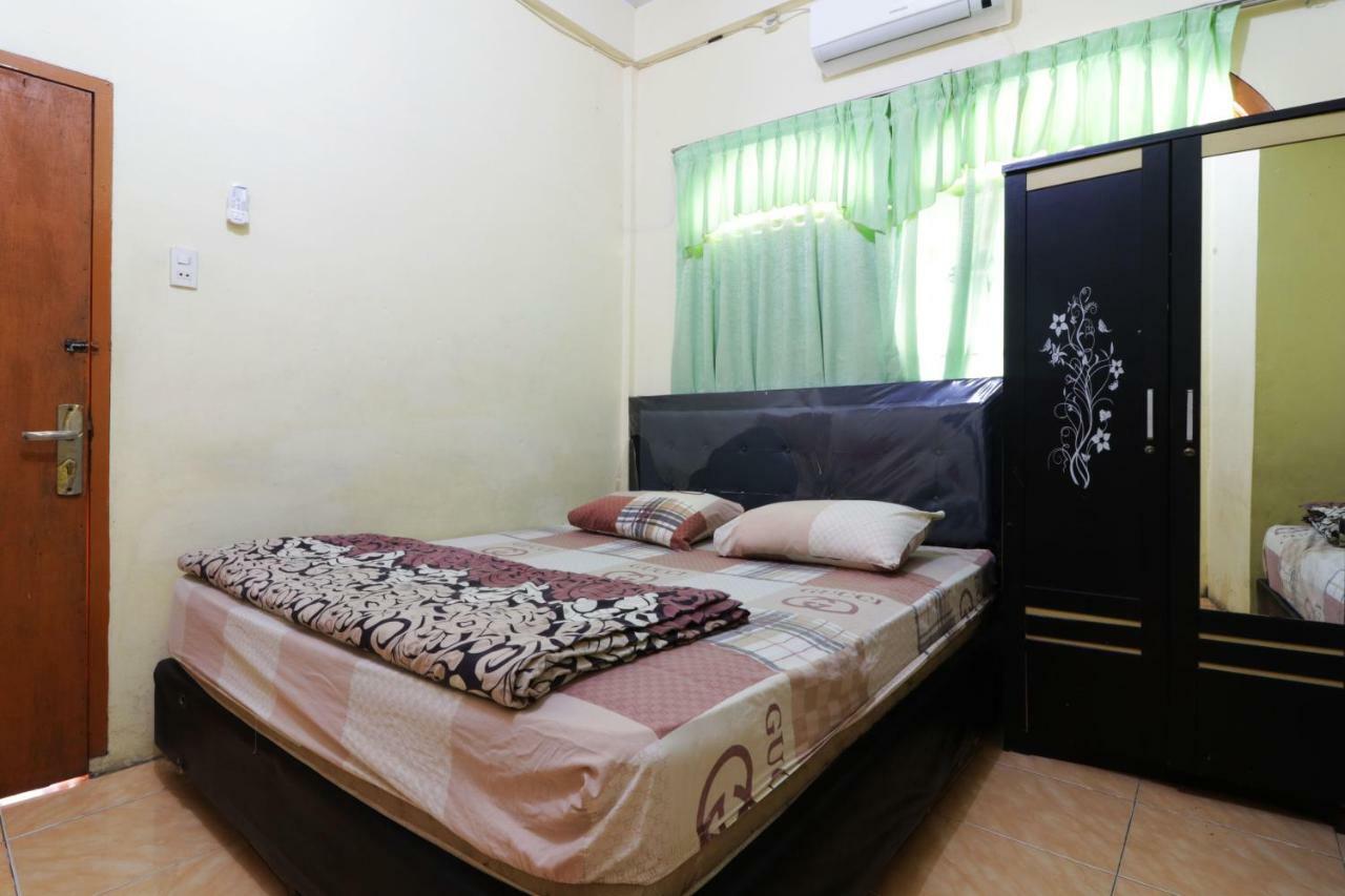 Hotel Wisma Yuli Syariah Medan Exterior foto